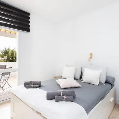 Home2book Relax White Wood Apartment, Pool *