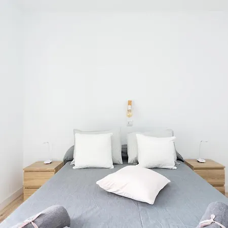 Home2book Relax White Wood Apartment, Pool